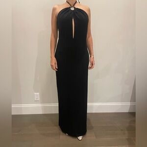 Elegant Black Sleeveless Maxi Dress with Keyhole Neckline